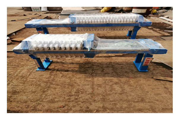 千斤顶压紧压滤机